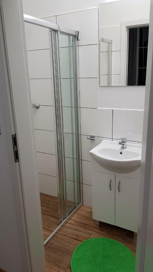 Apartament Nr 15 - 2 Pokoje Z Prywatnymi Lazienkami Centrum Poznan Apartman Kültér fotó