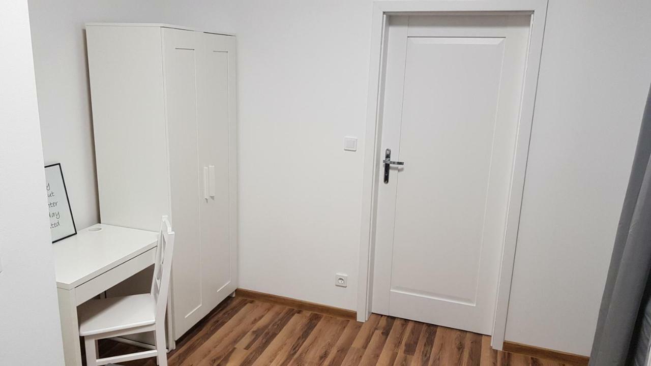 Apartament Nr 15 - 2 Pokoje Z Prywatnymi Lazienkami Centrum Poznan Apartman Kültér fotó